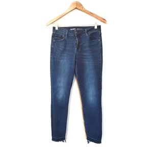 Mid-Rise Rockstar Super Skinny Raw-Edge Ankle Jean